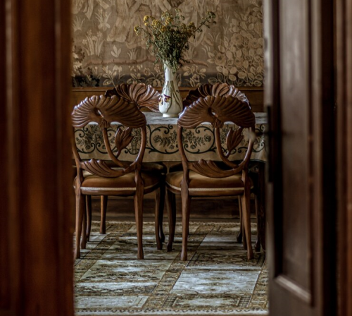 Антикварная мебель: породы дерева