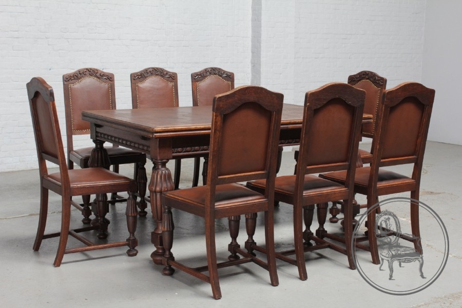 Старинный комплект столовой мебели