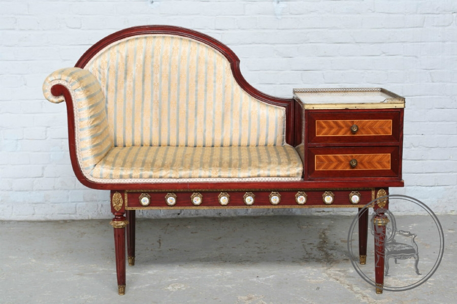 Старинная скамейка