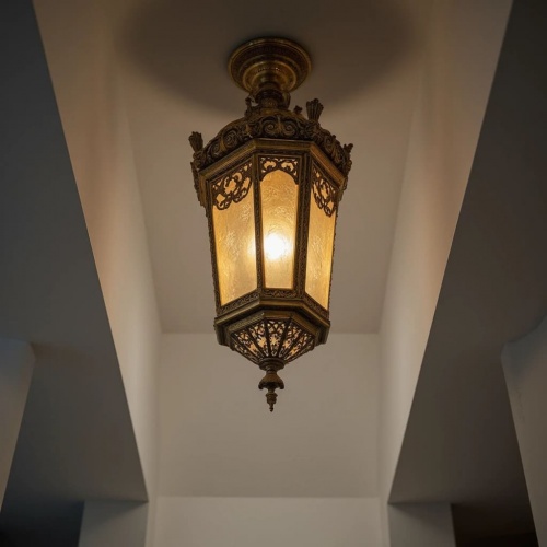 Фонарь антикварный – изысканная деталь с историей