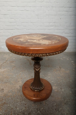 Геридон - маленький старинный столик