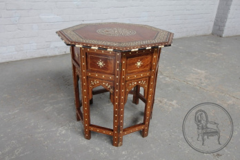 Антикварный столик код. BE5907