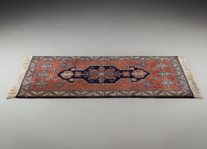 картинка Старинный турецкий ковер из шерсти и хлопка салоне старинных вещей "Шебби" являющийся официальным дистрибьютором в России и Беларуси