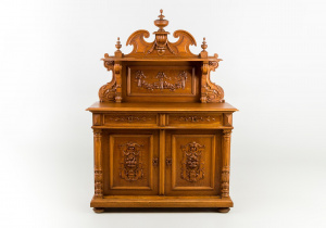 картинка Антикварный комод салоне старинных вещей "Шебби" являющийся официальным дистрибьютором в России и Беларуси