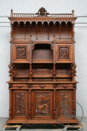 Антикварный ореховый буфет с колоннами в виде сатиров код. BE54980