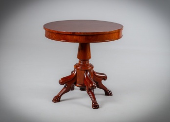 Старинный столик из красного дерева код. RM4161593