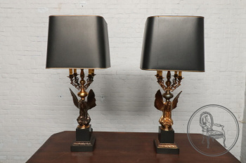 Старинные настольные лампы (2 шт.) с основанием в виде бронзовых орлов на мраморной подставке код. BE58252