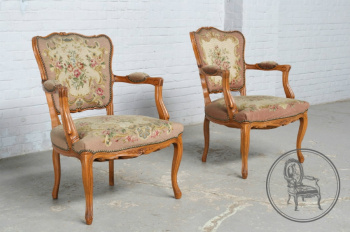 Антикварные кресла (2 шт.) код. BE6244