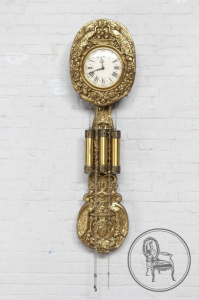 картинка Старинные настенные часы салоне старинных вещей "Шебби" являющийся официальным дистрибьютором в России и Беларуси