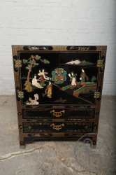 Старинный комод код. BE66922