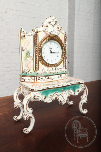картинка Старинные часы салоне старинных вещей "Шебби" являющийся официальным дистрибьютором в России и Беларуси