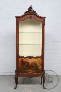 картинка Антикварная витрина из ореха с расписной дверцей салоне старинных вещей "Шебби" являющийся официальным дистрибьютором в России и Беларуси