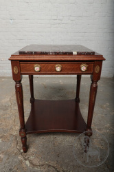 Старинный столик из красного дерева с фарфоровыми медальонами код. BE4096748