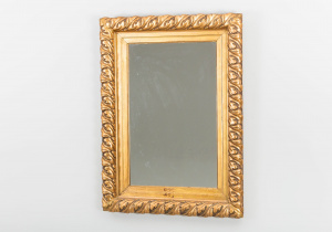 картинка Старинное зеркало салоне старинных вещей "Шебби" являющийся официальным дистрибьютором в России и Беларуси