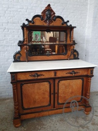 Антикварный комод с зеркалом, украшенный контрастной черной отделкой (эбонизацией) код.&nbsp;BE4166036