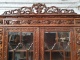 Антикварная витрина с ажурной узорчатой резьбой код. BE4097751 фото 7
