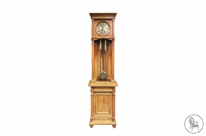 картинка Антикварные напольные часы салоне старинных вещей "Шебби" являющийся официальным дистрибьютором в России и Беларуси