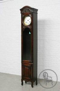 картинка Антикварные напольные часы в темном дубовом корпусе салоне старинных вещей "Шебби" являющийся официальным дистрибьютором в России и Беларуси