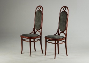 картинка Старинные венские стулья Тонет (2 шт.) с темно-зеленой обивкой спинки и сиденья салоне старинных вещей "Шебби" являющийся официальным дистрибьютором в России и Беларуси