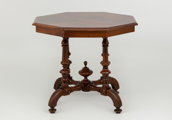 Антикварный столик код. RM47560