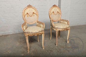 Старинные кресла (пара) код. BE4097285