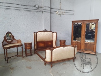 Антикварный комплект для спальни в классическом стиле код. BE4131567