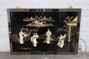 Старинное декоративное панно в стиле шинуазри с росписью и инкрустацией камнями код. BE3259375