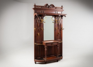 картинка Антикварная ореховая вешалка для холла с латунными крючками салоне старинных вещей "Шебби" являющийся официальным дистрибьютором в России и Беларуси