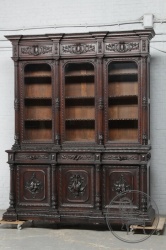 Антикварный резной книжный шкаф в охотничьем стиле код. BE4115453