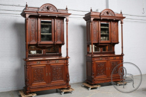 картинка Антикварные буфеты с колоннами и растительным орнаментом (2 шт.) салоне старинных вещей "Шебби" являющийся официальным дистрибьютором в России и Беларуси