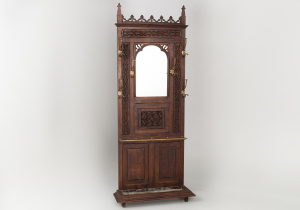 картинка Антикварная вешалка салоне старинных вещей "Шебби" являющийся официальным дистрибьютором в России и Беларуси