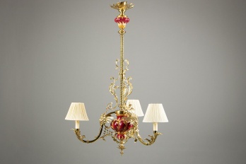 Старинная люстра с позолоченным каркасом и керамическими элементами код. RM4116079