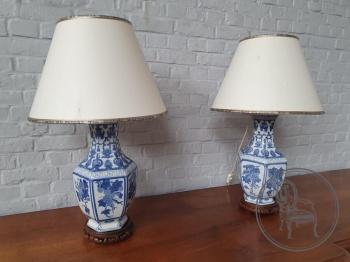 Пара старинных настольных ламп в ориентальном стиле код. BE4097487