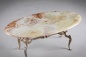 Старинный журнальный столик с латунными ножками и столешницей из оникса код. RM4165633 фото 1