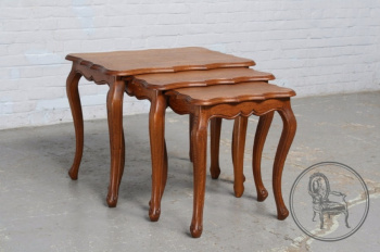 Антикварный набор столиков код. BE6305