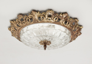 картинка Старинный светильник (2 шт.) салоне старинных вещей "Шебби" являющийся официальным дистрибьютором в России и Беларуси