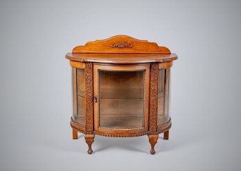 Антикварная витрина из ореха код. RM4166887