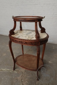 картинка Антикварная ореховая этажерка с отделкой из мрамора салоне старинных вещей "Шебби" являющийся официальным дистрибьютором в России и Беларуси