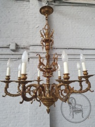 Старинная бронзовая люстра, декорированная литыми цветами код. BE4097769