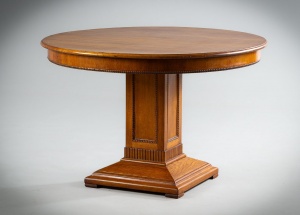 картинка Старинный дубовый немецкий стол салоне старинных вещей "Шебби" являющийся официальным дистрибьютором в России и Беларуси