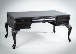 картинка Старинный английский дубовый письменный стол салоне старинных вещей "Шебби" являющийся официальным дистрибьютором в России и Беларуси
