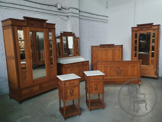 Антикварный спальный гарнитур из дуба в стиле Людовика XVI код. BE105285