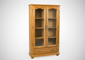 Старинный двухдверный шкаф-витрина из светлого дуба код. RM4166085