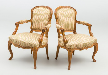 Старинные кресла (2 шт.) код. RM28576