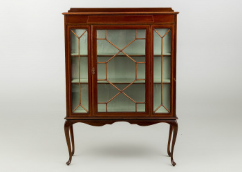 Старинная витрина код. RM7596