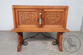 Старинный дубовый бар код. BE4097085