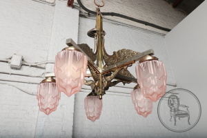 картинка Старинная люстра салоне старинных вещей "Шебби" являющийся официальным дистрибьютором в России и Беларуси