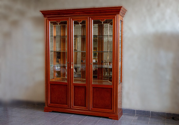 Старинный посудный шкаф код. RM38027