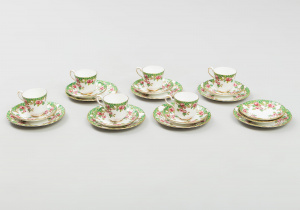 картинка Старинный сервиз салоне старинных вещей "Шебби" являющийся официальным дистрибьютором в России и Беларуси