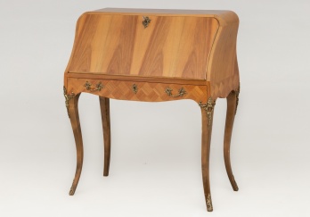 Антикварный секретер из красного дерева с шахматным маркетри код. RM4100225